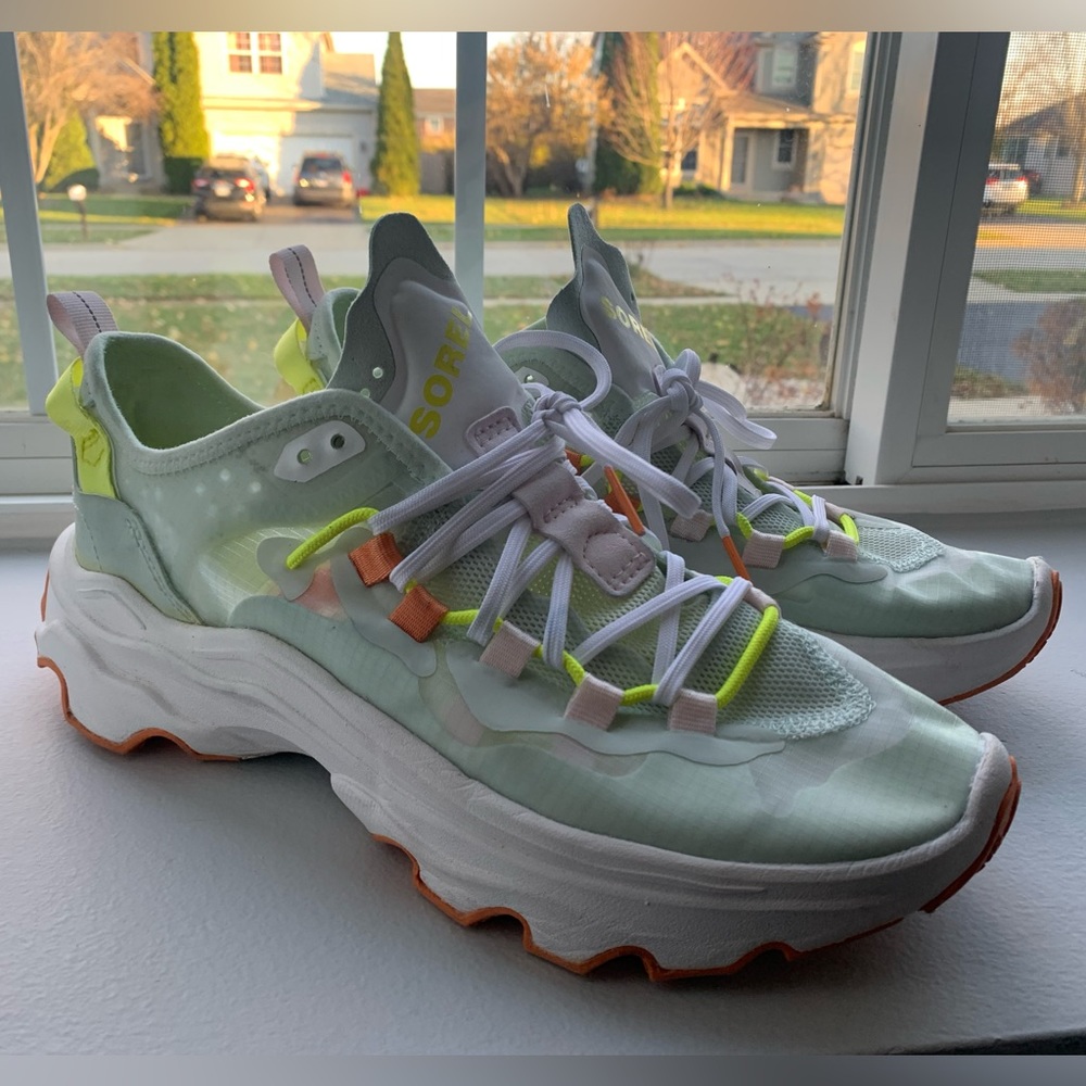 Women’s Sorel Tennis Shoes Sz 10